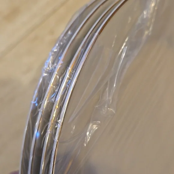 New I. Godinger & Co. Set of 4 Pearl Luster Beige Dessert Plates - Picture 4 of 7